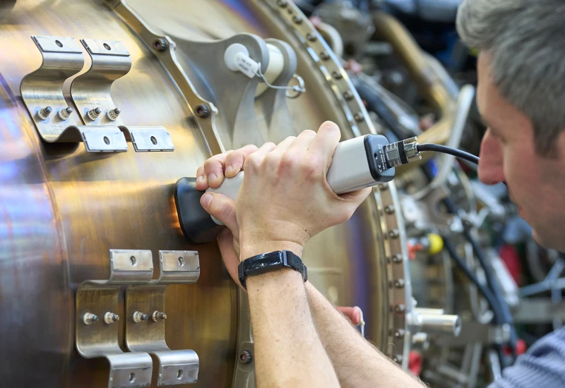 Mit GelSight misst die MTU selbst kleine Schönheitsfehler